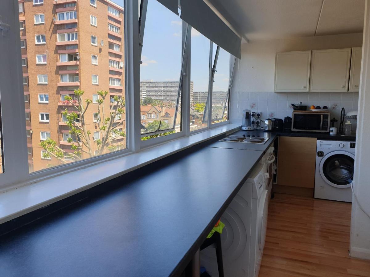 Elephant & Castle - Zone 2 - Private Rooms - Shared Bathroom 런던 외부 사진