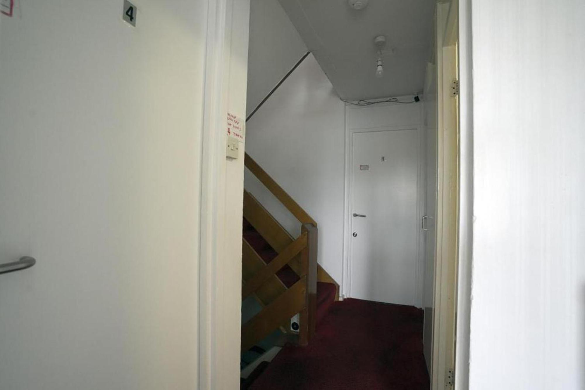Elephant & Castle - Zone 2 - Private Rooms - Shared Bathroom 런던 외부 사진